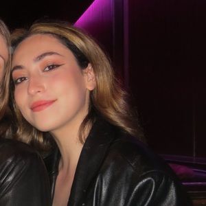 Meet your Posher, Ava